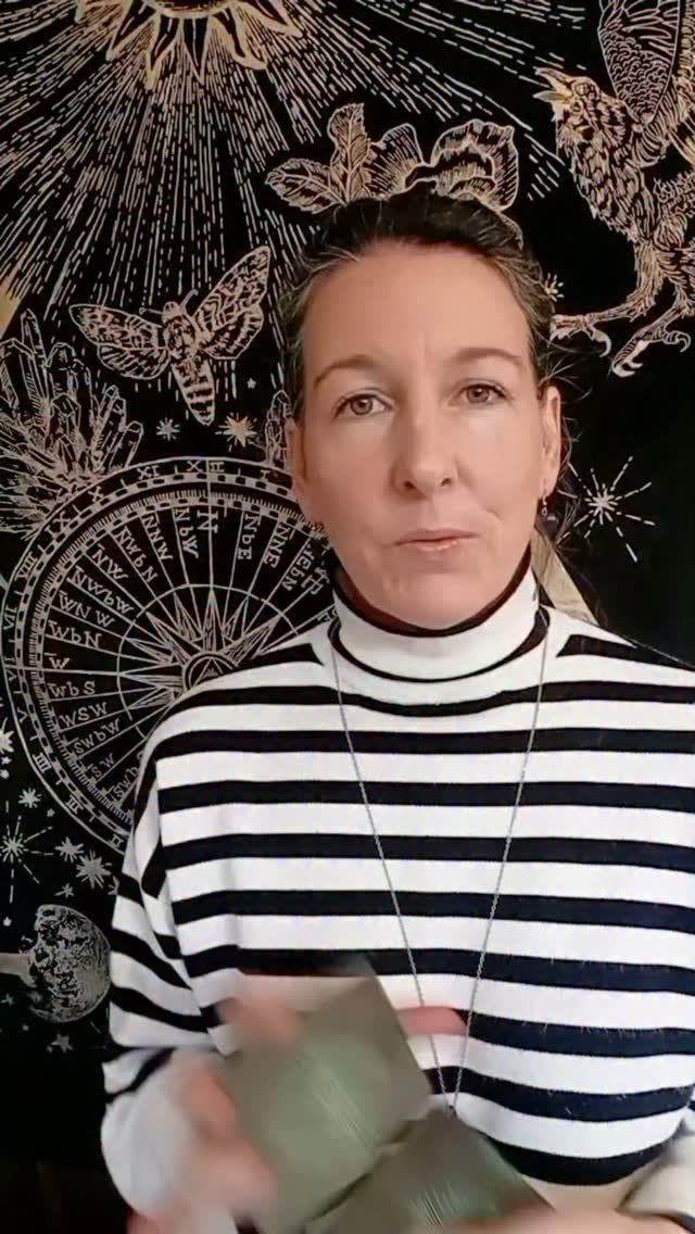 Instagram post from tarot.with.gina. This post is in position 3.