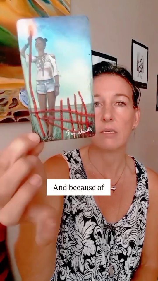 Instagram post from tarot.with.gina. This post is in position 5.