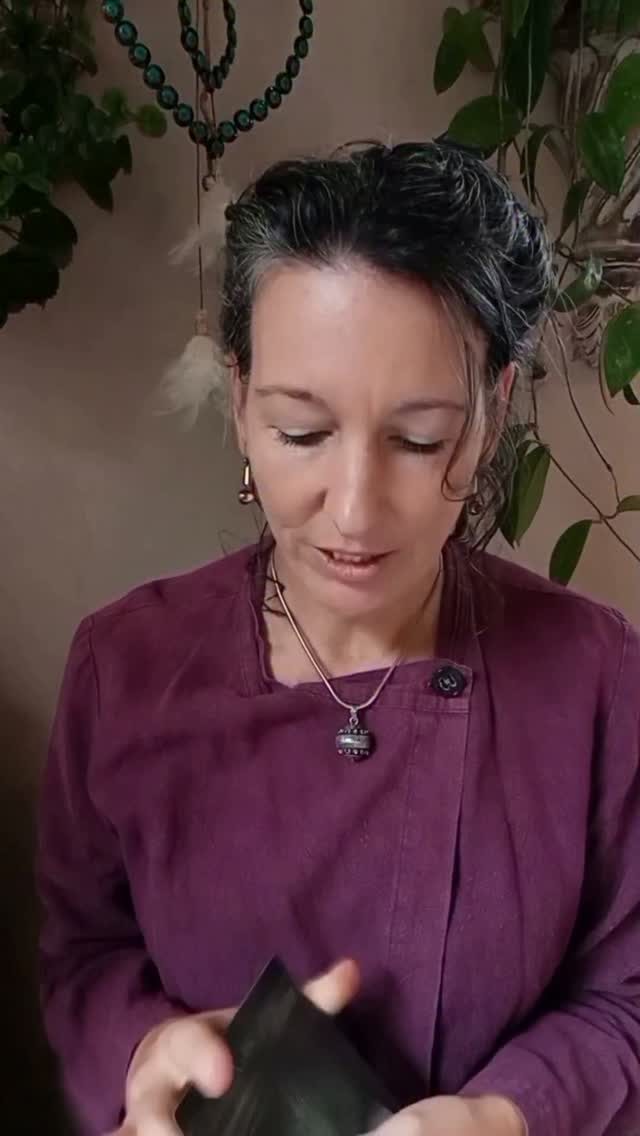 Instagram post from tarot.with.gina. This post is in position 2.
